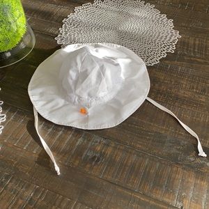 🦋EUC! White Adjustable Toddler Sun Hat!